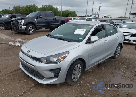 2021 Kia Rio S z USA, uszkodzony, nr VIN 3KPA24AD7ME364727
